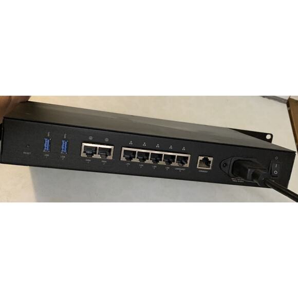 Pakedge Device and Software RK-1 Multi Media Router LAN Port Rack Ears Included - Picture 5 of 8